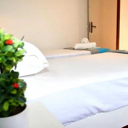 Utopia Aparthotel 2*